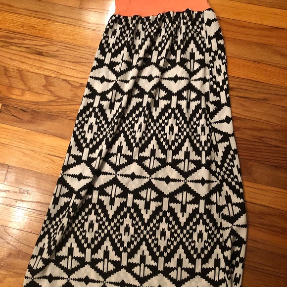 Long flowy skirt! - Picture 2 of 2